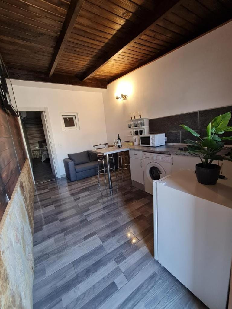 Izannau Beach Apartment in Maxorata
