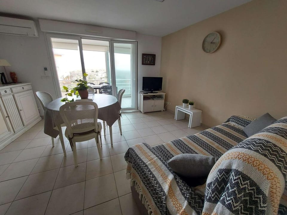 Appartement climatisé 2P cabine, 50m de la plage, parking, loggia, équipements modernes - FR-1-326-747 Cabin in Marseillan