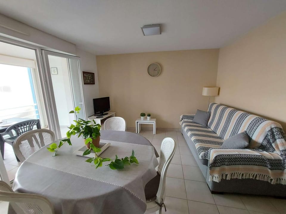 Appartement climatisé 2P cabine, 50m de la plage, parking, loggia, équipements modernes - FR-1-326-747 Cabin in Marseillan