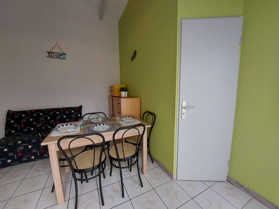 Appartement rénové 2 pièces avec mezzanine, terrasse et accès direct plage - FR-1-326-748 Apartment in Marseillan