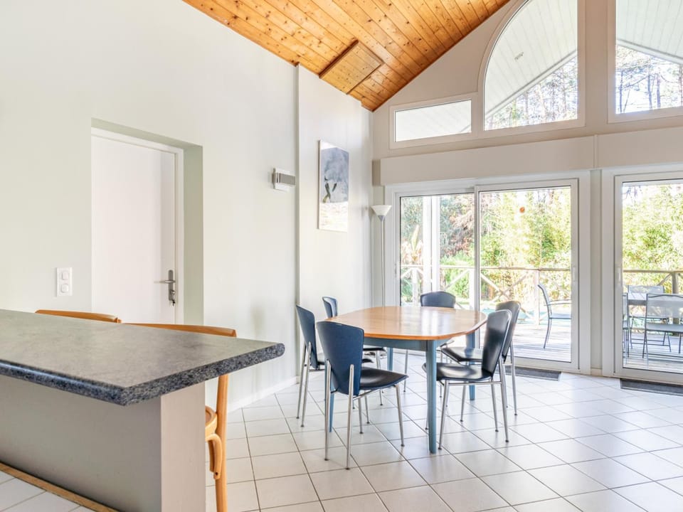 Villa avec piscine privée, jardin clôturé et WIFI à Biscarrosse - Idéale pour 6 personnes House in Sanguinet