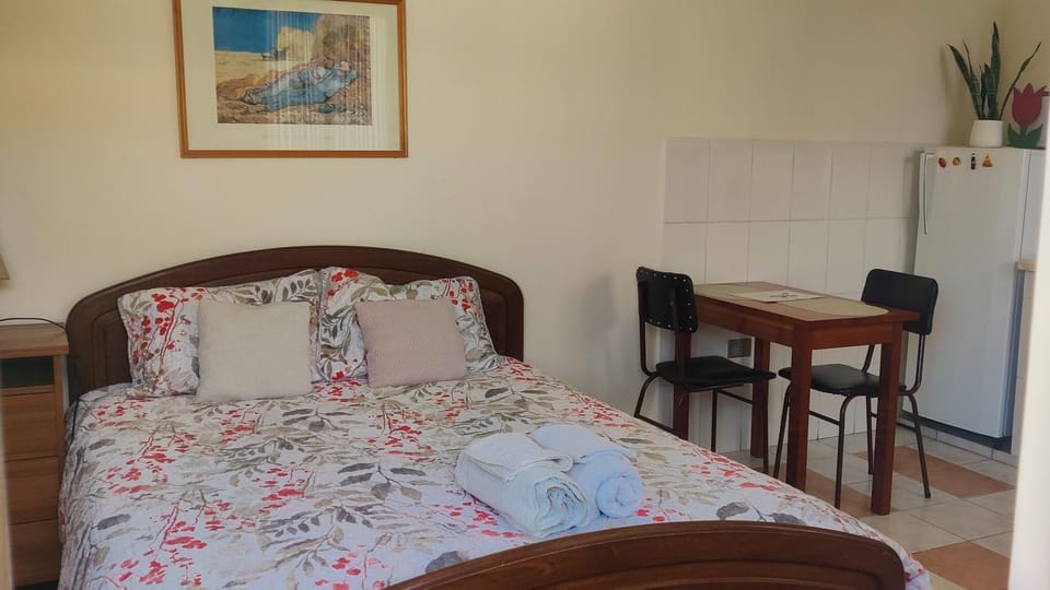 Dining area, Bedroom