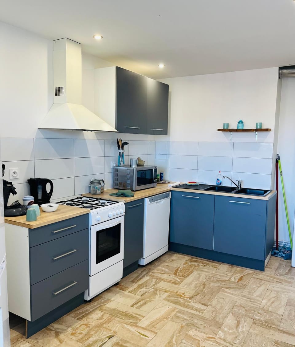 3 chambres Situation idéale Aux portes de Lyon Tout confort Apartment in Auvergne-Rhône-Alpes