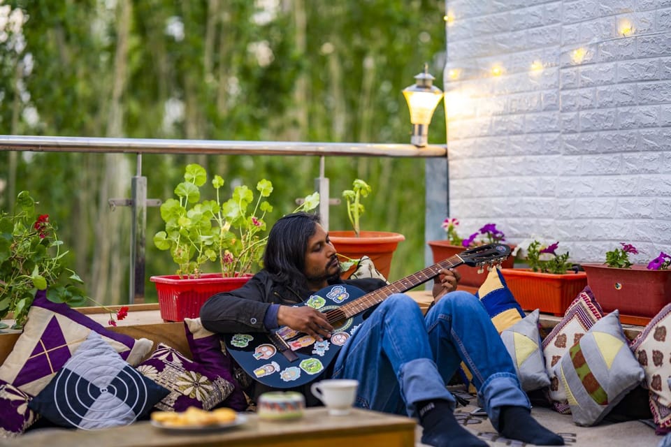 Property building, Balcony/Terrace, Evening entertainment