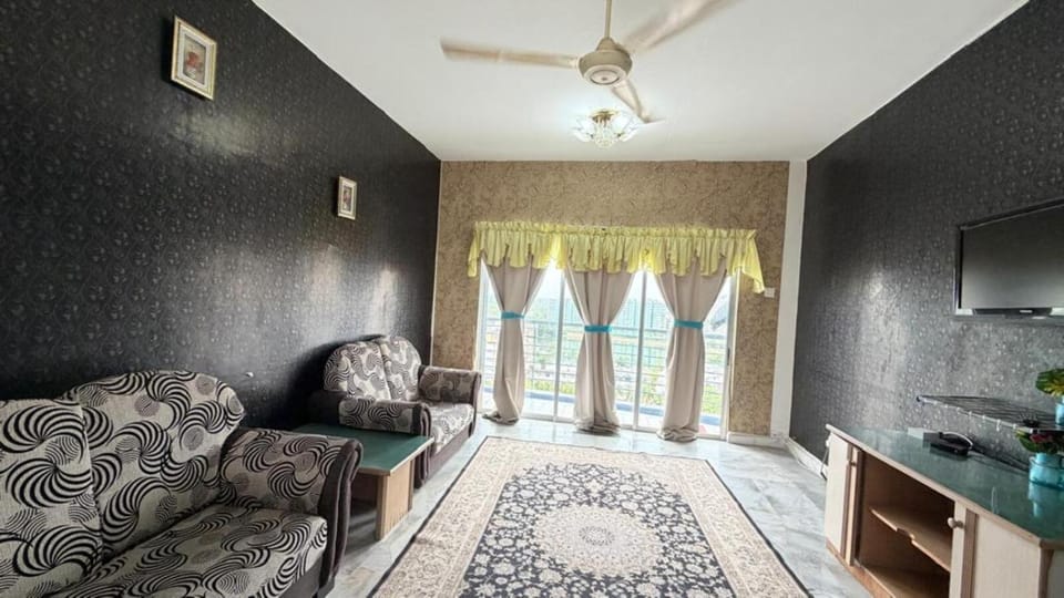 Communal lounge/ TV room, Living room