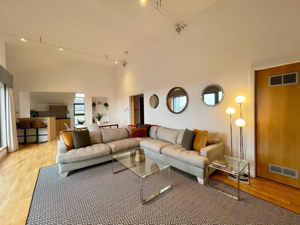 Edinburgh Penthouse 101 Apartment in Edinburgh
