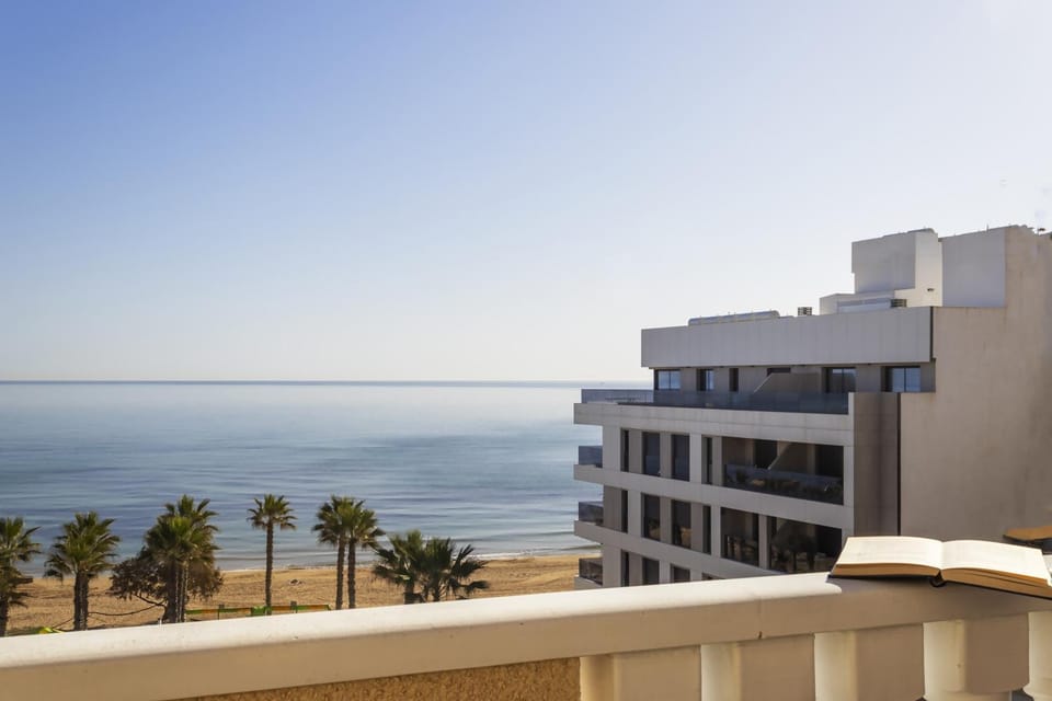Penthouse Pink seafront Apartment in Torre La Mata
