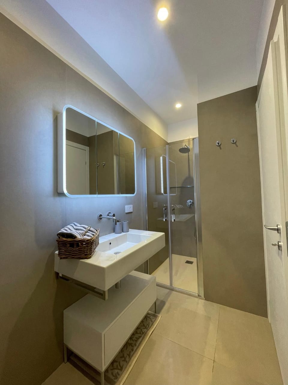 Shower, Bathroom