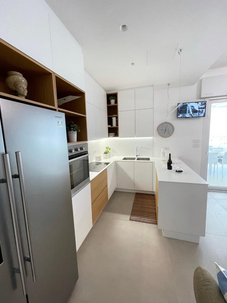 Kitchen or kitchenette