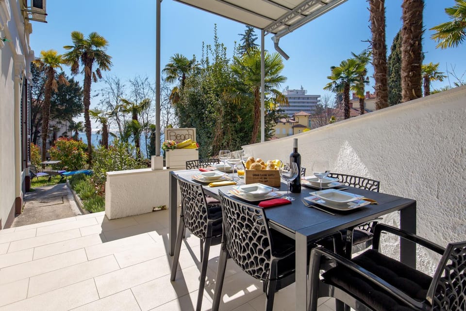 Garden, Balcony/Terrace, Sea view
