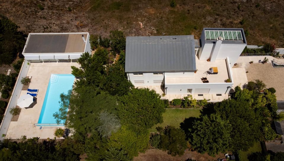 Property building, Bird's eye view, Pool view, Swimming pool, sunbed