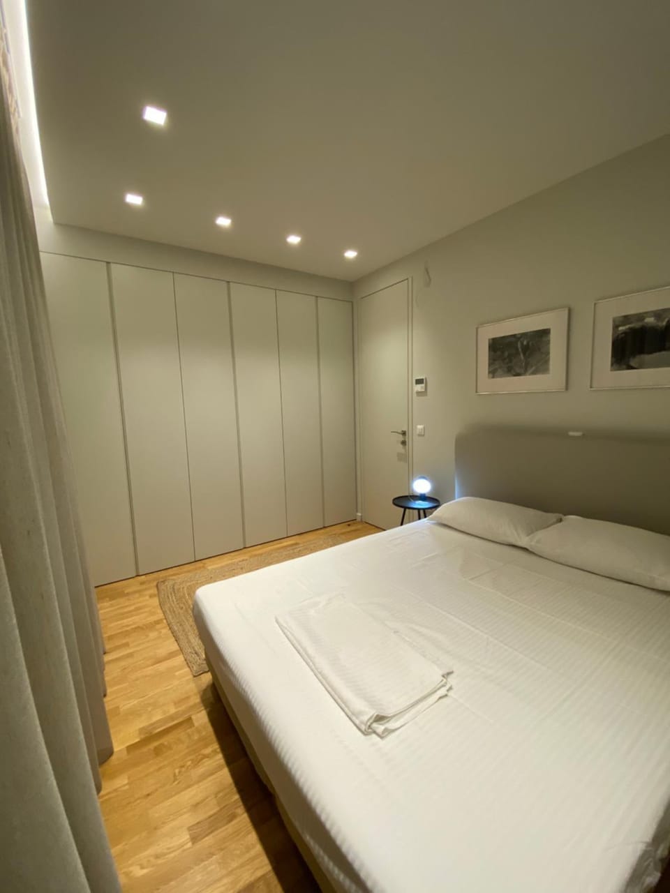 Photo of the whole room, wardrobe