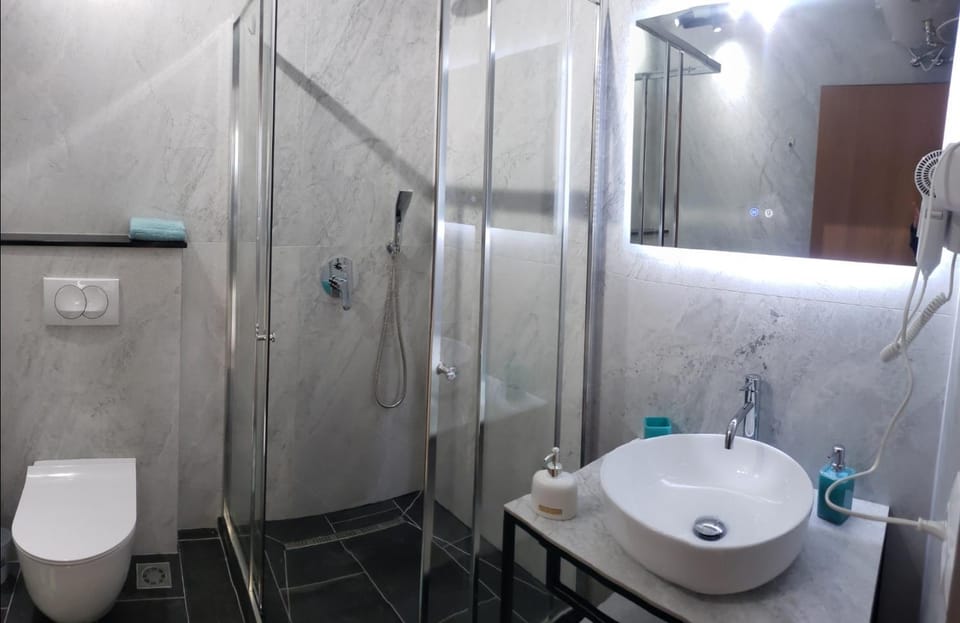 Shower, Bathroom, heating