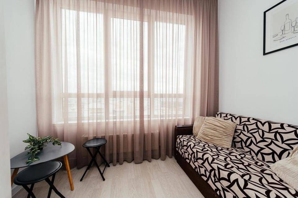 Bed, Seating area
