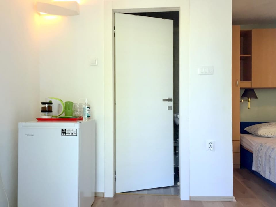 Double room with bathroom, WiFi, airco, parking, washing machine, grill Vacation rental in Medulin