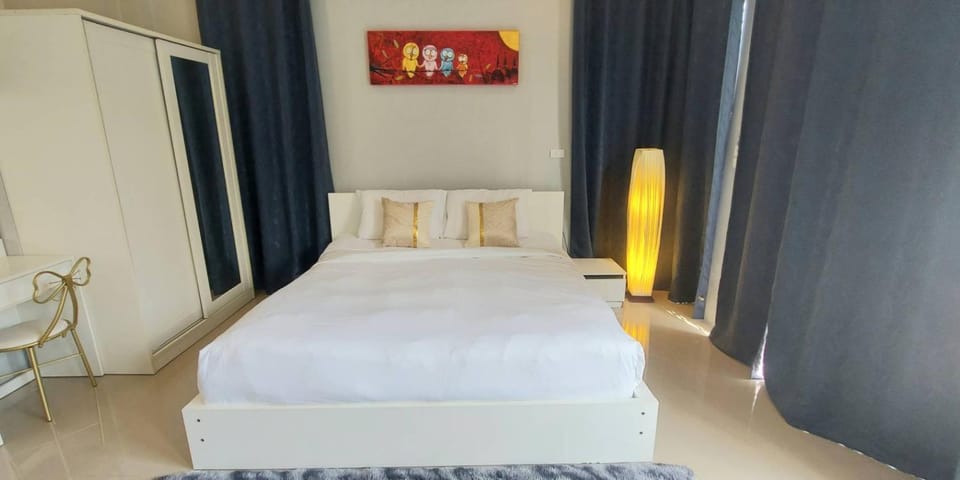 Bed, Bedroom