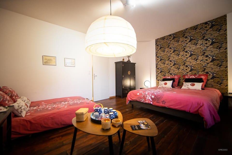 Photo of the whole room, Bedroom
