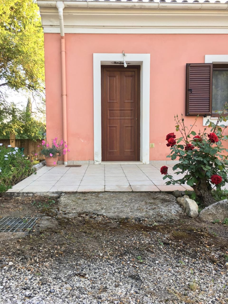 Facade/entrance