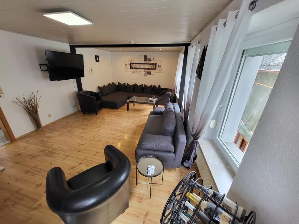 Communal lounge/ TV room, TV and multimedia, Living room