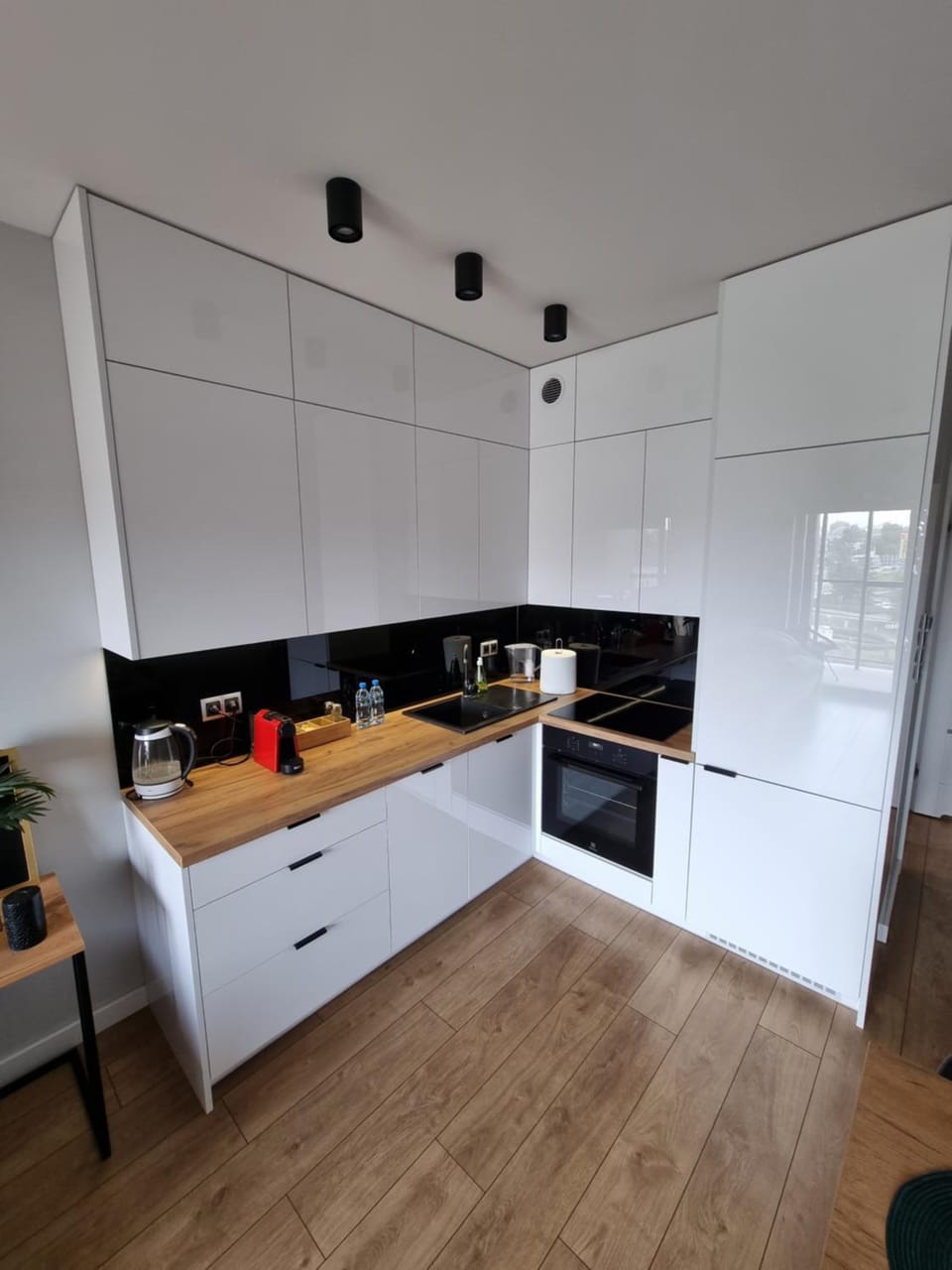 Kitchen or kitchenette, Communal kitchen