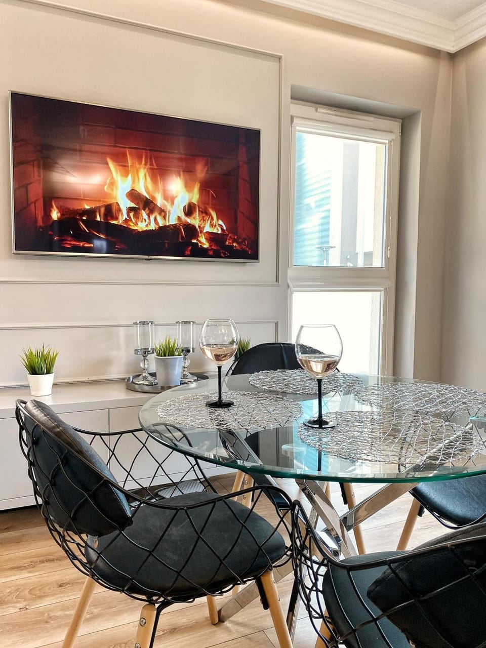Communal lounge/ TV room, Living room, Seating area, Dining area