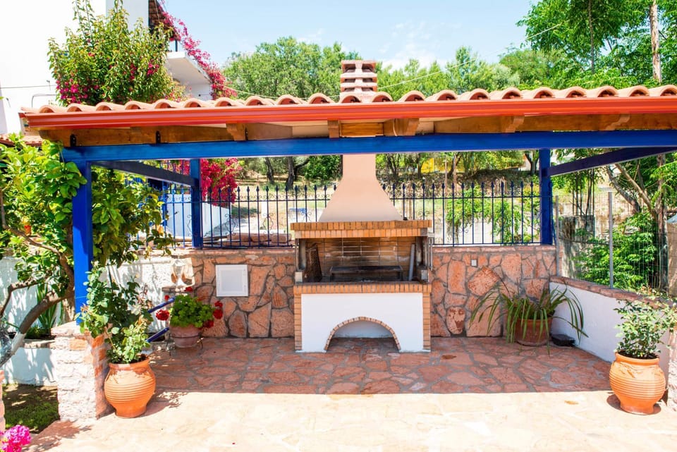 Patio, BBQ facilities