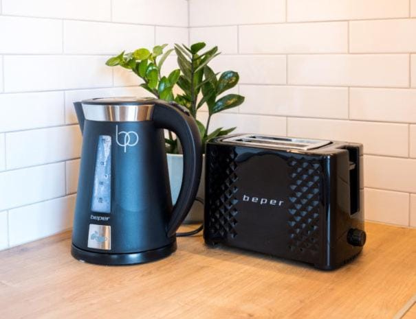 Coffee/tea facilities, Kitchen or kitchenette