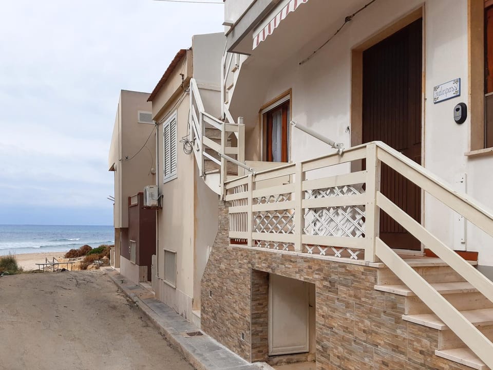 sedicipassi House in Sicily