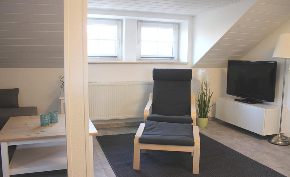 Communal lounge/ TV room, TV and multimedia, Living room, Seating area