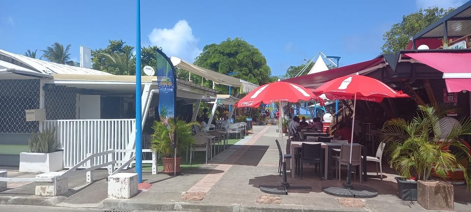 Nearby landmark, Restaurant/places to eat