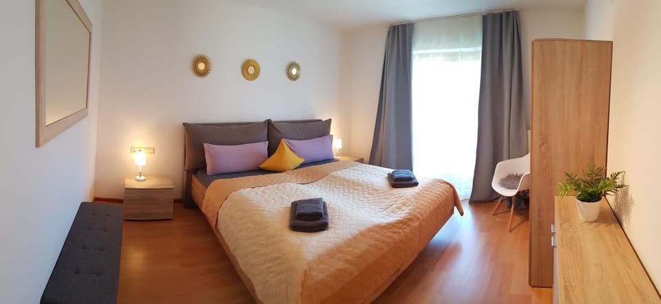 Bed, Photo of the whole room, Bedroom, wardrobe