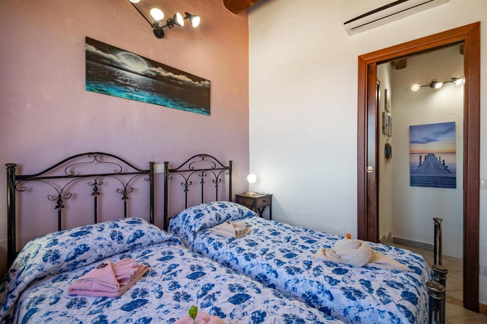 Living room, Bedroom