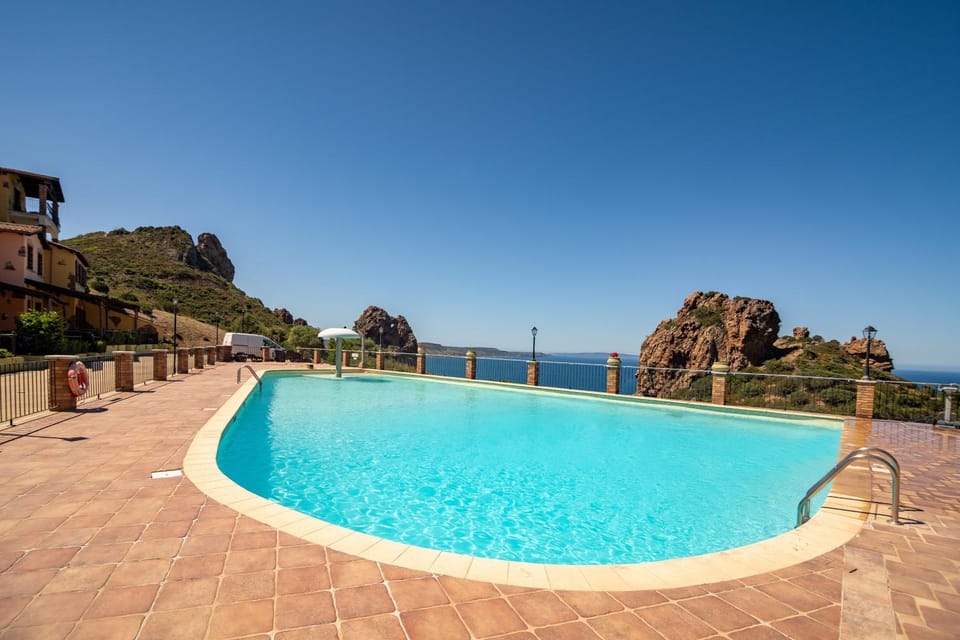 Property building, Swimming pool