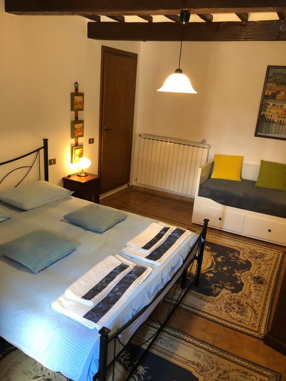 Photo of the whole room