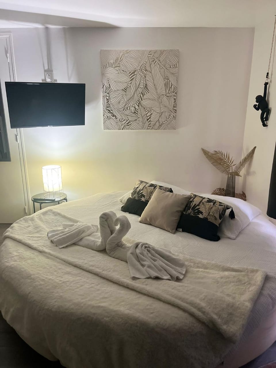 Appartement jacuzzi Gold&Night Apartment in Normandy