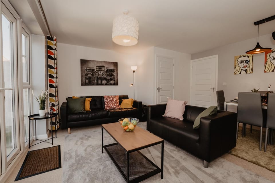 Living room, Seating area, Dining area