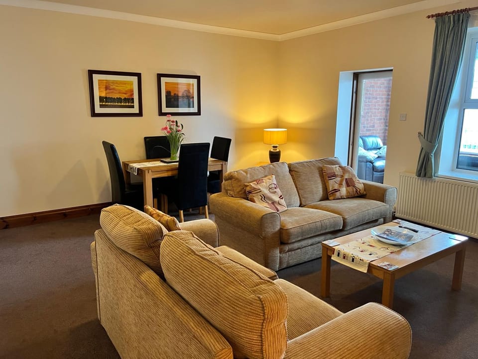 Living room, Dining area