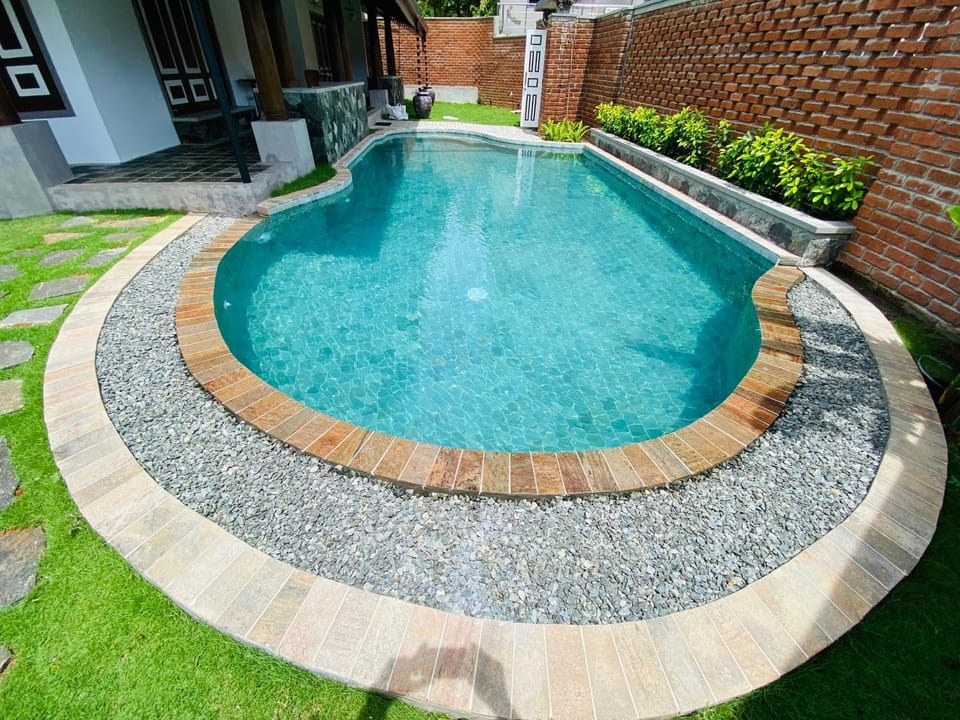 Swimming pool, Swimming pool