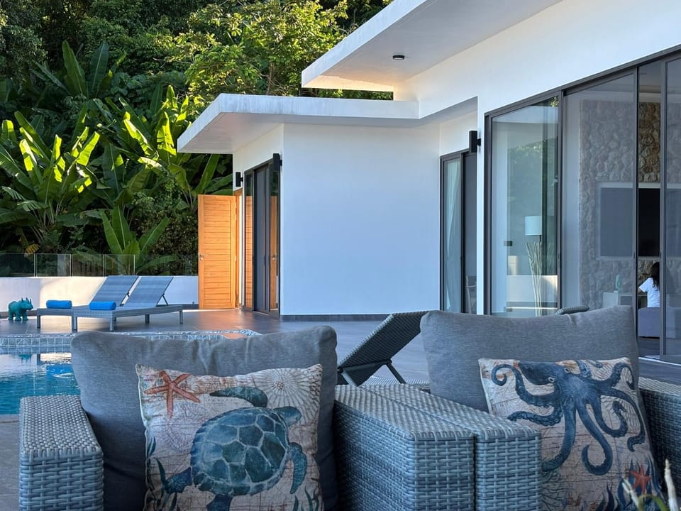 VILLA CHLOE - SEAVIEW - 4 Bedrooms Villa in Ko Samui