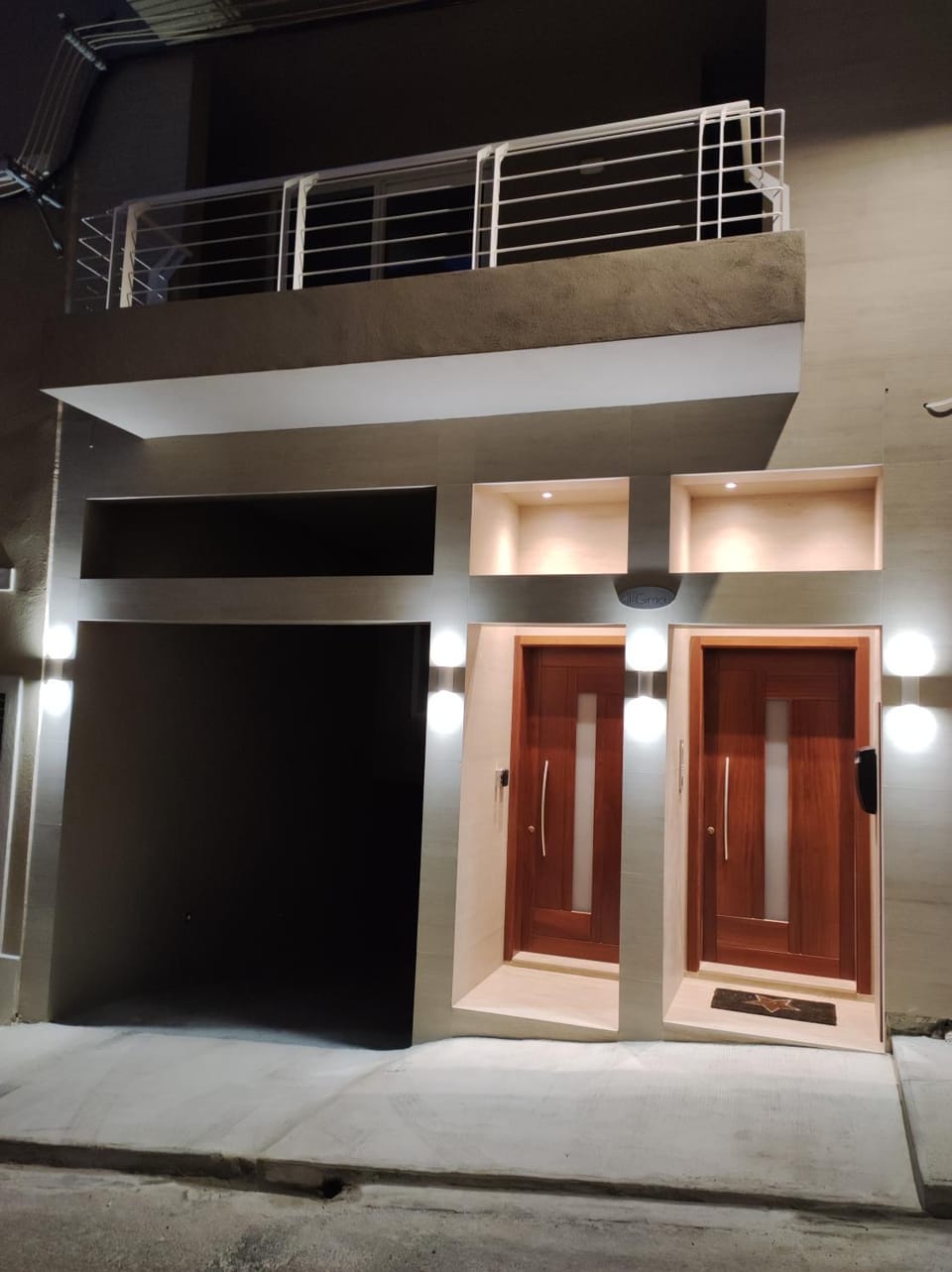 Facade/entrance