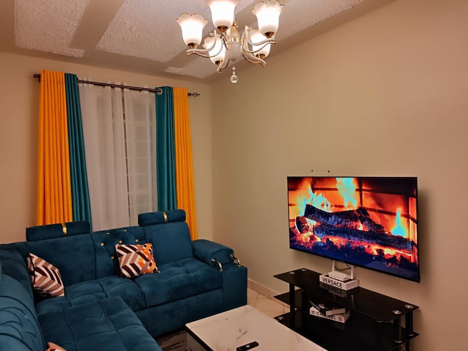 Communal lounge/ TV room, TV and multimedia, Living room, Seating area, Evening entertainment