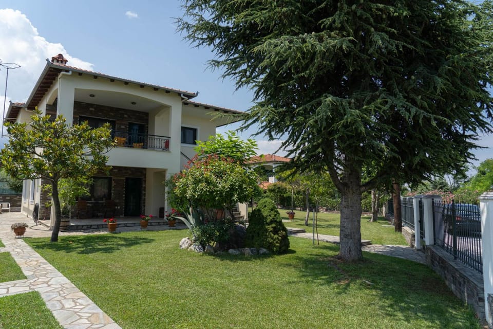 Property building, Garden, Garden view