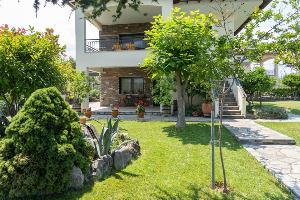 Property building, Garden, Garden view
