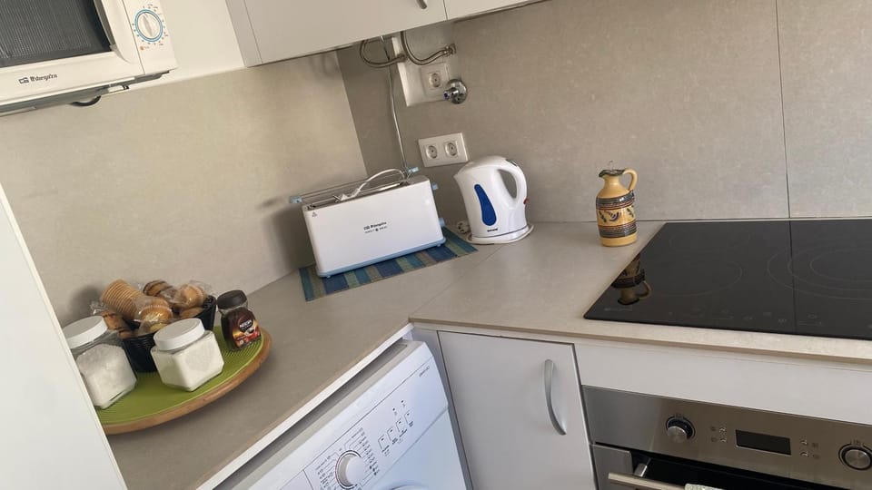 Coffee/tea facilities, Kitchen or kitchenette, minibar, toaster