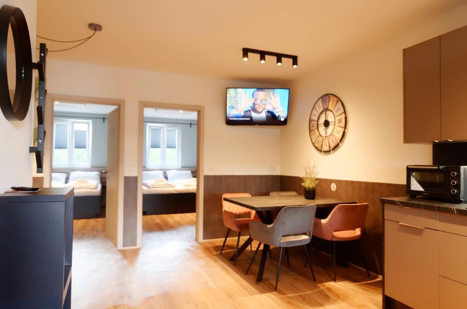 TV and multimedia, Dining area