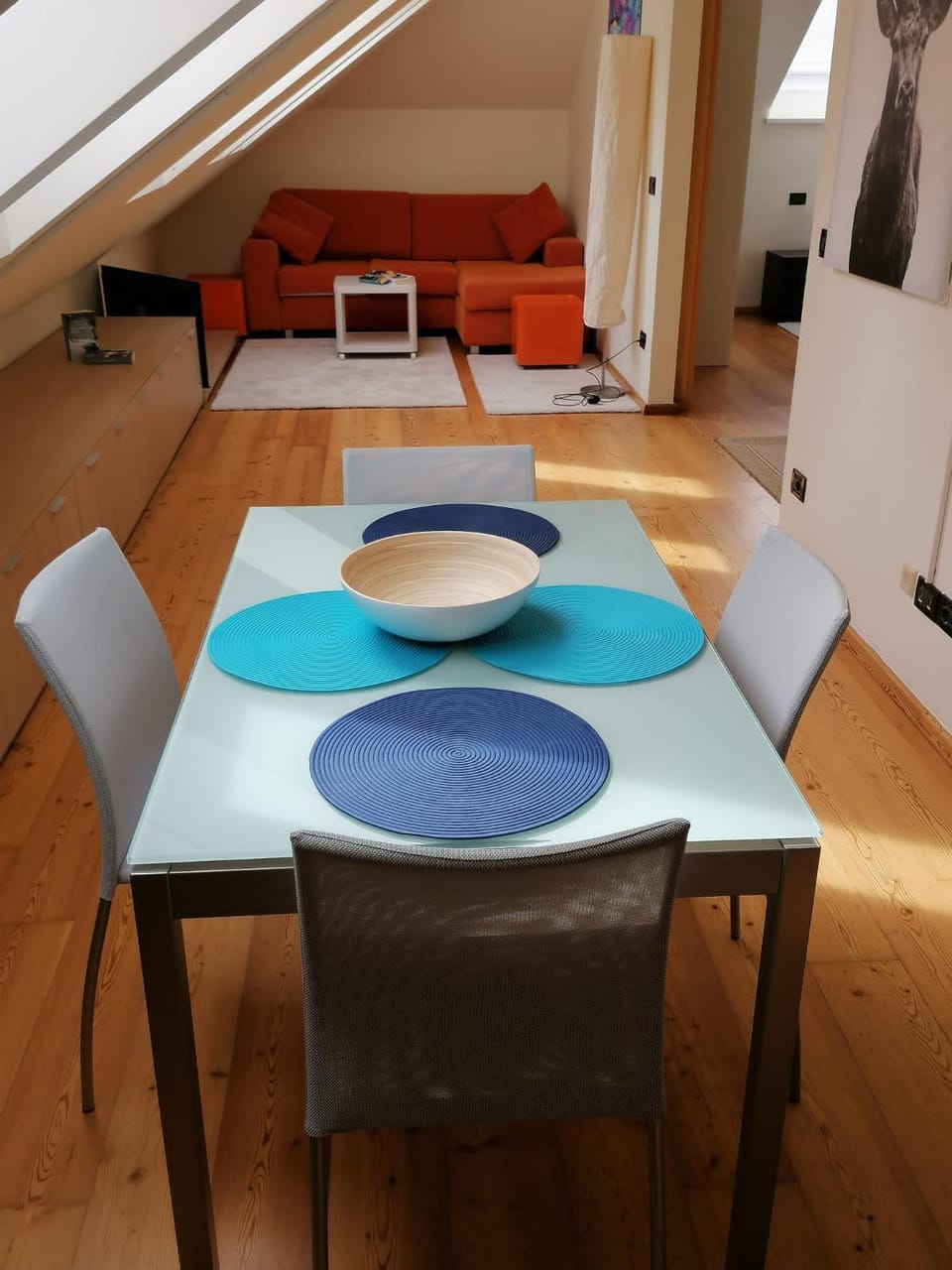 Living room, Seating area, Dining area