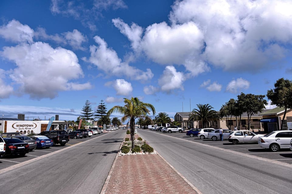Neighbourhood, Street view