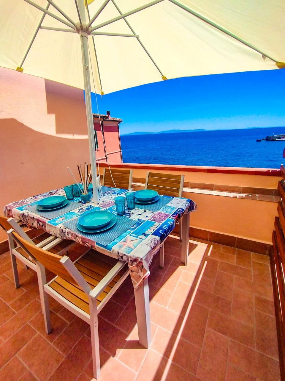 View (from property/room), Balcony/Terrace, Dining area