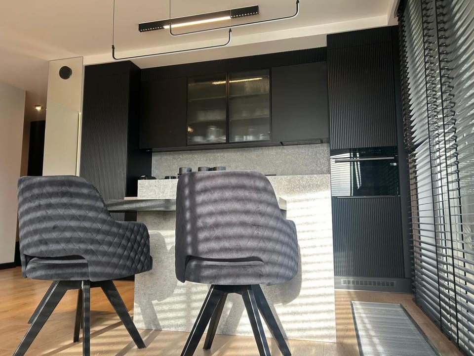 Kitchen or kitchenette, Seating area