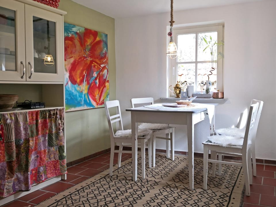 Dining area, Food